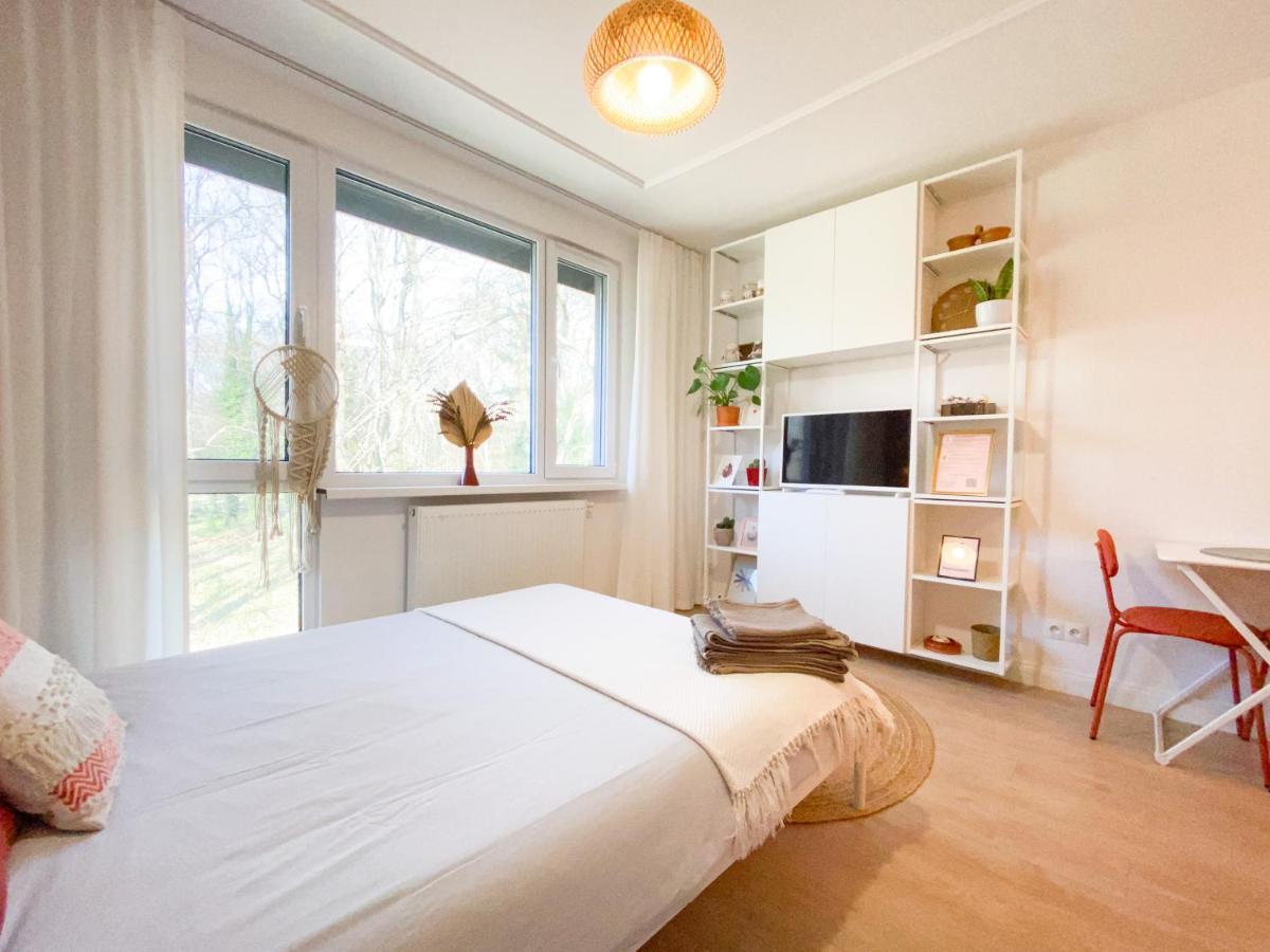 Apartament Fala Metro Sgh Klub Stodola Parking Parkview Fast Wifi Warschau Exterior foto